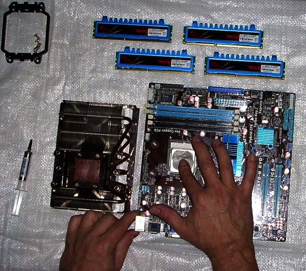 Applying Thermal paste Applying Thermal paste